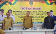 Berikan Kemudahan dan Perkembangan UMKM serta Koperasi di Inhil, Wabup H.Syamsuddin Uti Serahkan Sertifikat